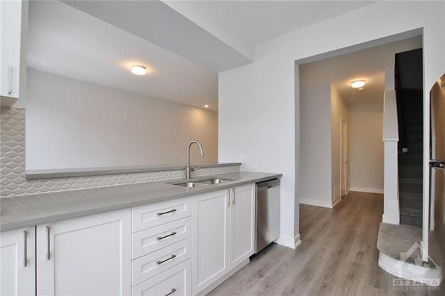 738 Chromite Private, Townhouse with 2 bedrooms, 2 bathrooms and 2 parking in Ottawa ON | Image 10