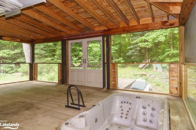 1028 Old 117 Highway, House detached with 3 bedrooms, 2 bathrooms and 8 parking in Lake of Bays ON | Image 39