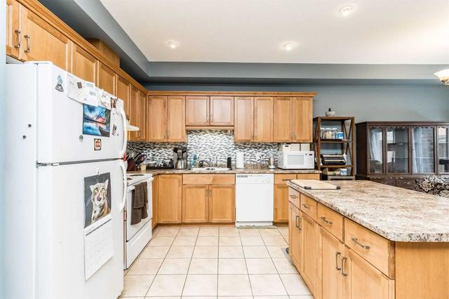 14 Clough Cres, House attached with 3 bedrooms, 4 bathrooms and 3 parking in Guelph ON | Image 40