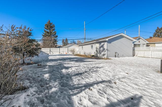 4327 69 Street Nw, House detached with 3 bedrooms, 2 bathrooms and 2 parking in Calgary AB | Image 12
