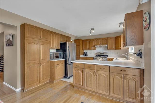 746 Cezanne Crescent, House detached with 4 bedrooms, 3 bathrooms and 6 parking in Ottawa ON | Image 8