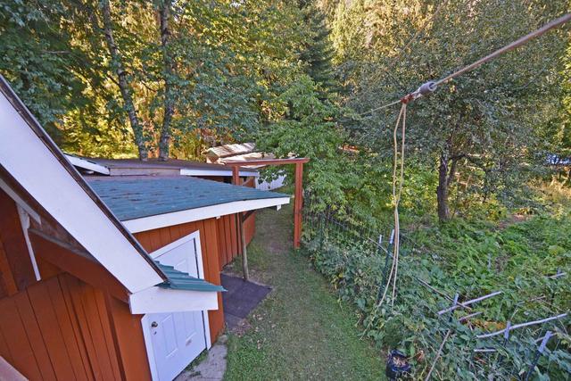 5730 Cedar Creek Road, House detached with 3 bedrooms, 3 bathrooms and null parking in Central Kootenay H BC | Image 57