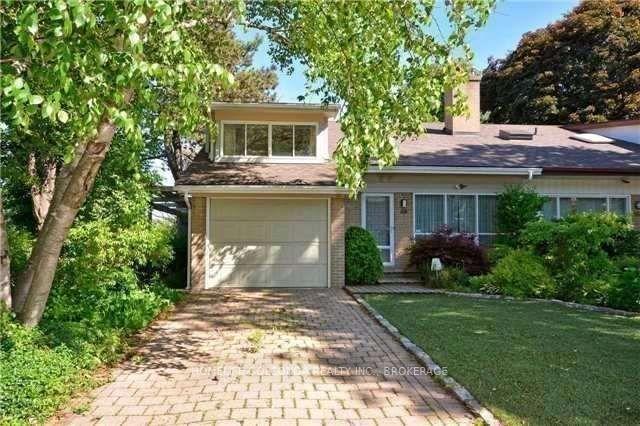 168 Three Valleys Dr, House semidetached with 4 bedrooms, 2 bathrooms and 2 parking in Toronto ON | Image 1