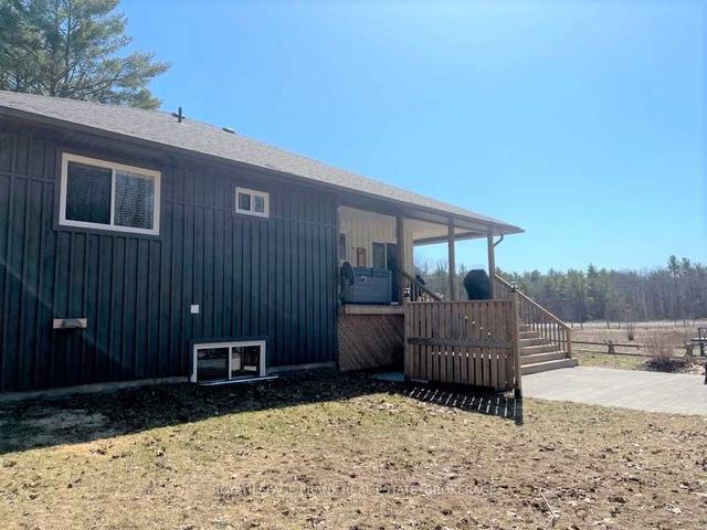 2282 County Road 6 Rd, House detached with 2 bedrooms, 3 bathrooms and 8 parking in Douro Dummer ON | Image 25