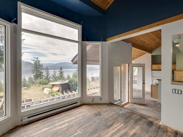 5190 Celista Place, House detached with 3 bedrooms, 2 bathrooms and 6 parking in Columbia Shuswap F BC | Image 8