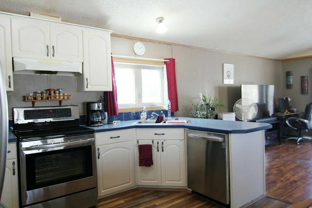 6515 Township Road 560, House detached with 3 bedrooms, 2 bathrooms and 10 parking in Lac Ste. Anne County AB | Image 3