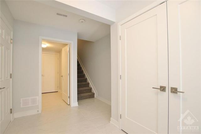 738 Chromite Private, Townhouse with 2 bedrooms, 2 bathrooms and 2 parking in Ottawa ON | Image 2