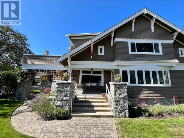 1952 Runnymede Ave, House detached with 6 bedrooms, 5 bathrooms and 6 parking in Victoria BC | Image 1
