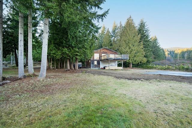1030 Gilmour Road, House detached with 3 bedrooms, 2 bathrooms and 20 parking in Sunshine Coast F BC | Image 23