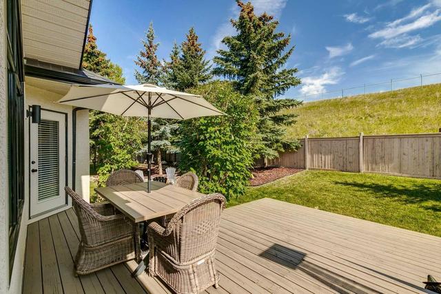 426 Sierra Madre Court Sw, House detached with 4 bedrooms, 3 bathrooms and 2 parking in Calgary AB | Image 39