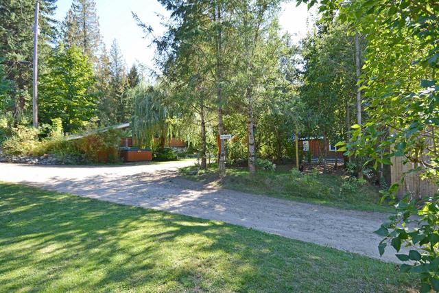 5730 Cedar Creek Road, House detached with 3 bedrooms, 3 bathrooms and null parking in Central Kootenay H BC | Image 84