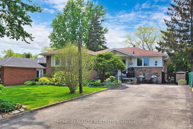86 Coral Gable Dr, House detached with 3 bedrooms, 2 bathrooms and 6 parking in Toronto ON | Image 1
