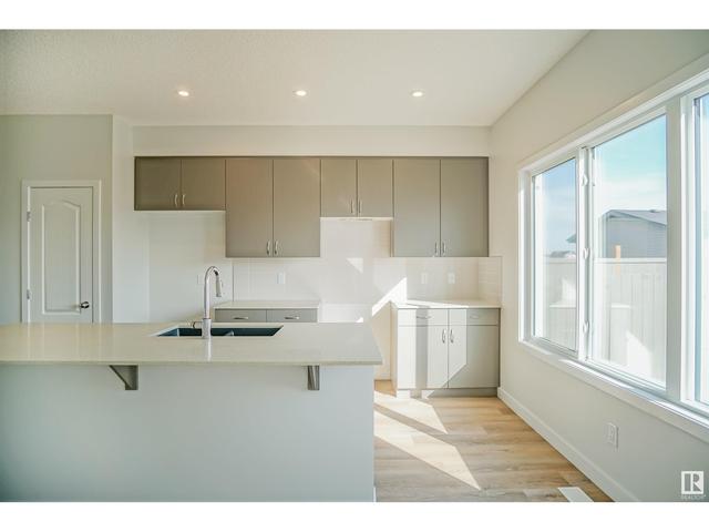 2403 Trumpeter Wy Nw, House detached with 3 bedrooms, 2 bathrooms and null parking in Edmonton AB | Image 11