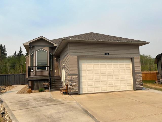 9101 129 Avenue, House detached with 4 bedrooms, 3 bathrooms and 4 parking in Peace River AB | Image 1
