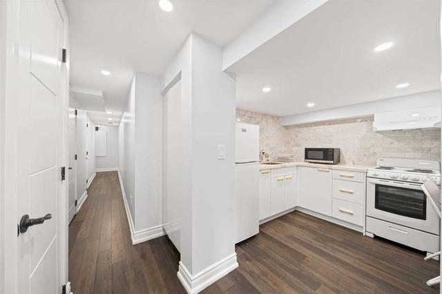 25 Golden Tr, House attached with 3 bedrooms, 5 bathrooms and 4 parking in Vaughan ON | Image 13