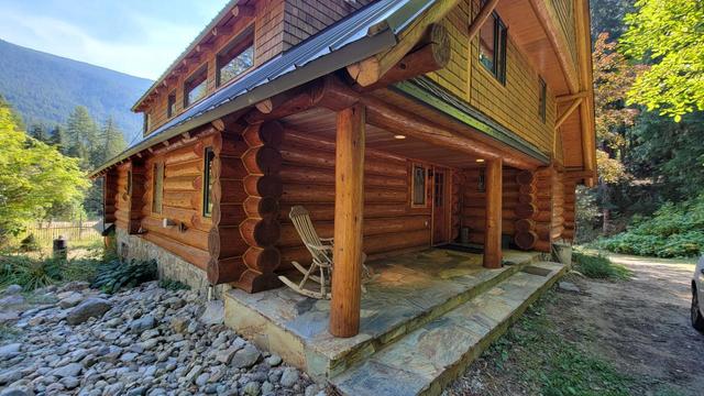 2271 Slocan Valley West Road, House detached with 5 bedrooms, 2 bathrooms and 9 parking in Central Kootenay H BC | Image 1