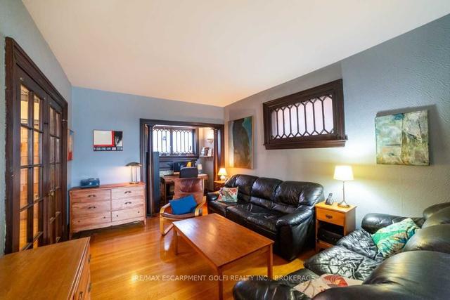222 Hess St S, House detached with 4 bedrooms, 2 bathrooms and 3 parking in Hamilton ON | Image 2