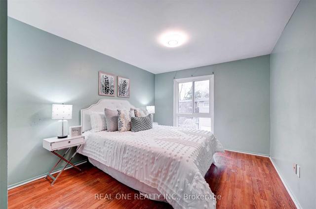 8 Rusty Crest Way, House attached with 3 bedrooms, 2 bathrooms and 2 parking in Toronto ON | Image 14