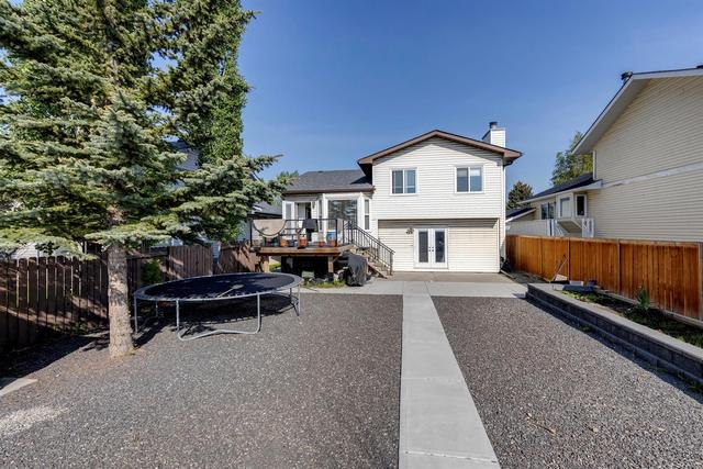 119 Scenic Cove Circle Nw, House detached with 4 bedrooms, 3 bathrooms and 4 parking in Calgary AB | Image 40