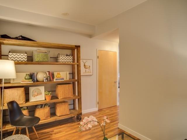 901 - 1 Shaw St, Condo with 1 bedrooms, 1 bathrooms and 1 parking in Toronto ON | Image 8