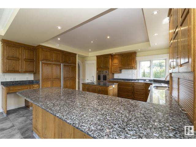 9009 Saskatchewan Dr Nw, House detached with 5 bedrooms, 4 bathrooms and null parking in Edmonton AB | Image 13
