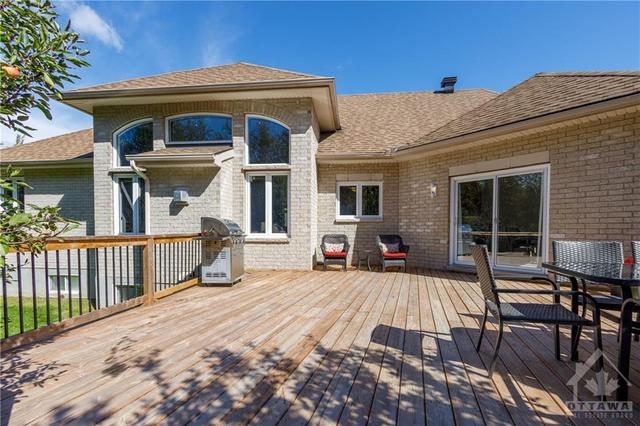 129 Country Carriage Way, House detached with 6 bedrooms, 5 bathrooms and 20 parking in Ottawa ON | Image 25