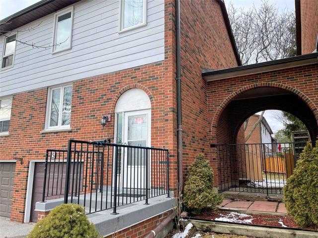 5 - 2445 Homelands Dr, Townhouse with 3 bedrooms, 2 bathrooms and 3 parking in Mississauga ON | Image 11
