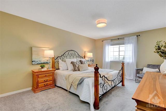 106 Hawktree Ridge, Townhouse with 3 bedrooms, 3 bathrooms and 3 parking in Ottawa ON | Image 15