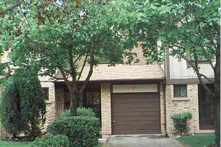 05 - 1330 Trowbridge Dr, Townhouse with 3 bedrooms, 2 bathrooms and 0 parking in Oshawa ON | Image 1