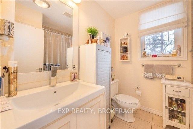 2010 Stonehouse Cres, House detached with 3 bedrooms, 2 bathrooms and 10 parking in Mississauga ON | Image 10