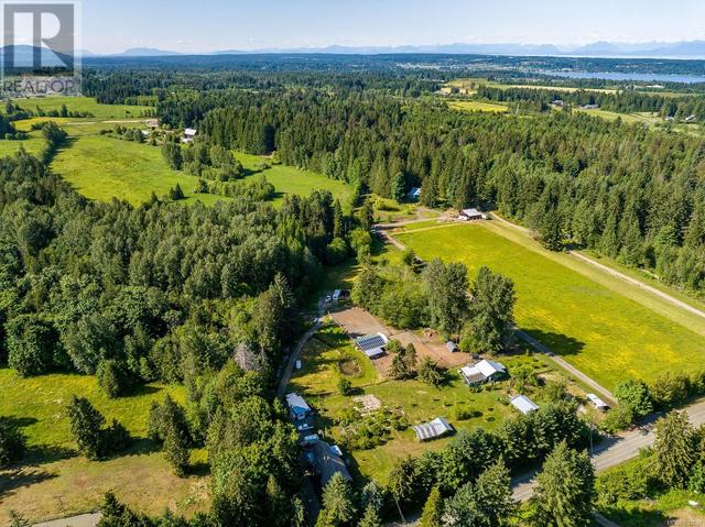 3326 Royston Rd, House detached with 5 bedrooms, 2 bathrooms and 10 parking in Comox Valley A BC | Image 56