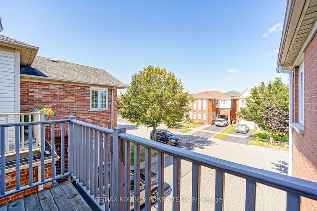 45 Shoalhaven Dr, House semidetached with 3 bedrooms, 3 bathrooms and 4 parking in Toronto ON | Image 11