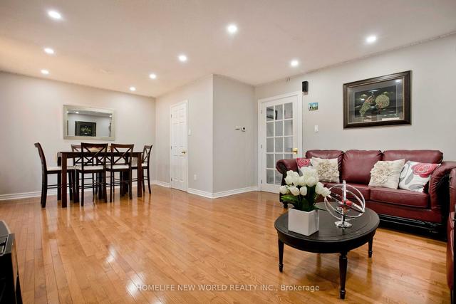 91 Tineta Cres, House semidetached with 4 bedrooms, 3 bathrooms and 4 parking in Toronto ON | Image 25