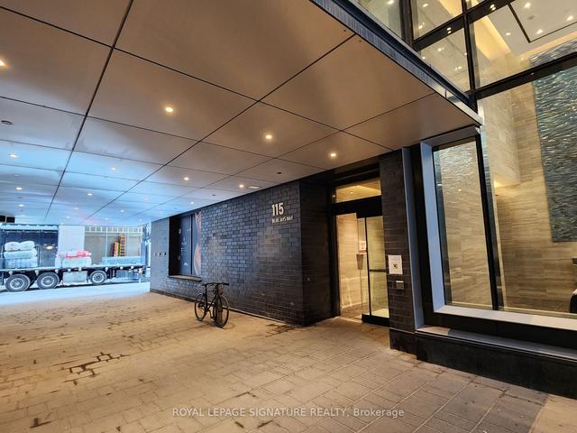 2212 - 115 Blue Jays Way, Condo with 0 bedrooms, 1 bathrooms and 0 parking in Toronto ON | Image 1