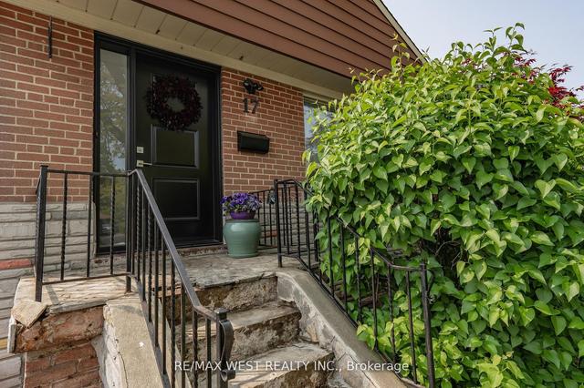 17 Dimplefield Pl, House detached with 3 bedrooms, 2 bathrooms and 4 parking in Toronto ON | Image 23