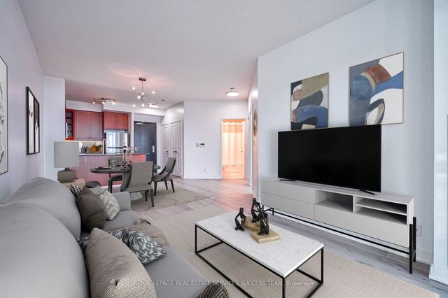 910 - 90 Absolute Ave, Condo with 2 bedrooms, 1 bathrooms and 1 parking in Mississauga ON | Image 5