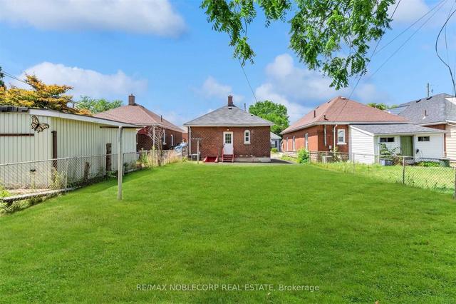 130 Superior St, House detached with 2 bedrooms, 1 bathrooms and 3 parking in Brantford ON | Image 9