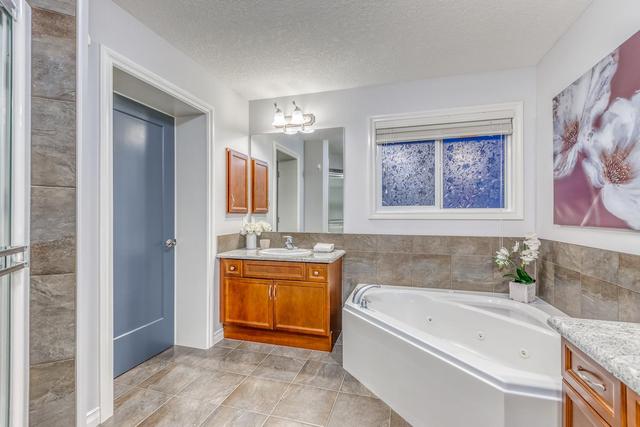 24 Silverado Bank Court Sw, House detached with 4 bedrooms, 3 bathrooms and 4 parking in Calgary AB | Image 29