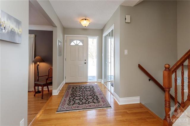 102 Kilkenny Drive, House detached with 4 bedrooms, 3 bathrooms and 10 parking in Ottawa ON | Image 7