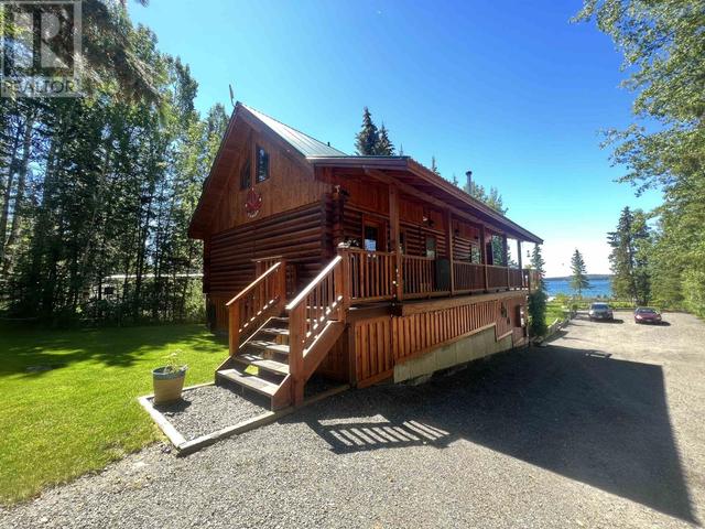7514 Magnussen Road, House detached with 3 bedrooms, 3 bathrooms and null parking in Cariboo L BC | Image 2