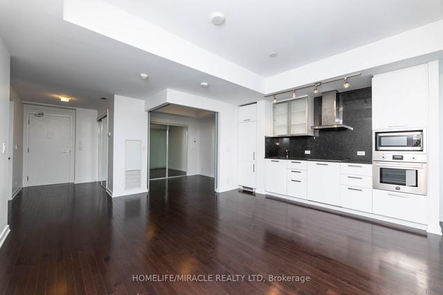 2901 - 14 York St, Condo with 3 bedrooms, 2 bathrooms and 1 parking in Toronto ON | Image 3