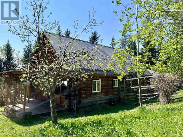 6239 N Horse Lake Road, House detached with 2 bedrooms, 2 bathrooms and null parking in Cariboo L BC | Image 32
