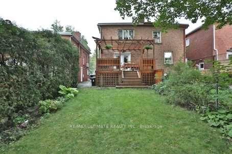 122 Edith Dr, House semidetached with 3 bedrooms, 2 bathrooms and 2 parking in Toronto ON | Image 9