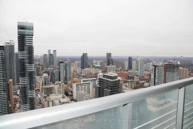 5001 - 386 Yonge St, Condo with 2 bedrooms, 2 bathrooms and 1 parking in Toronto ON | Image 10