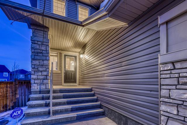 24 Silverado Bank Court Sw, House detached with 4 bedrooms, 3 bathrooms and 4 parking in Calgary AB | Image 3