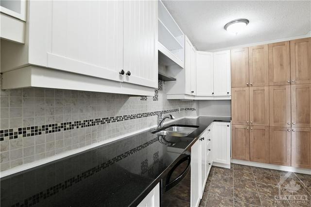 222 Romulus Private, Townhouse with 4 bedrooms, 3 bathrooms and 2 parking in Ottawa ON | Image 13