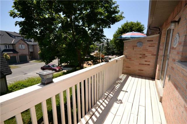 06 - 2088 Leanne Blvd, Townhouse with 3 bedrooms, 2 bathrooms and 2 parking in Mississauga ON | Image 4