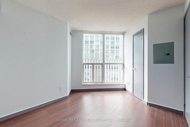 612 - 8 York St, Condo with 2 bedrooms, 2 bathrooms and 1 parking in Toronto ON | Image 5