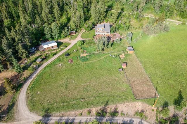 575 North Fork Road, House detached with 4 bedrooms, 2 bathrooms and 2 parking in North Okanagan E BC | Image 61