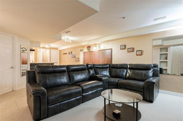 16 Marshall Lane, House attached with 2 bedrooms, 3 bathrooms and 4 parking in St. Catharines ON | Image 33